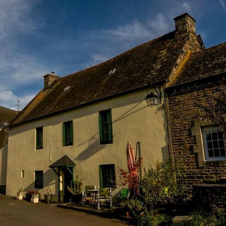 Auberge Le Canard Qui Rit Plélauff Dış mekan fotoğraf
