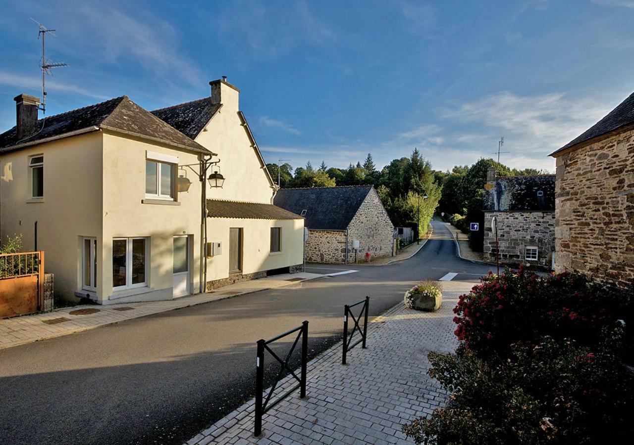 Auberge Le Canard Qui Rit Plélauff Dış mekan fotoğraf