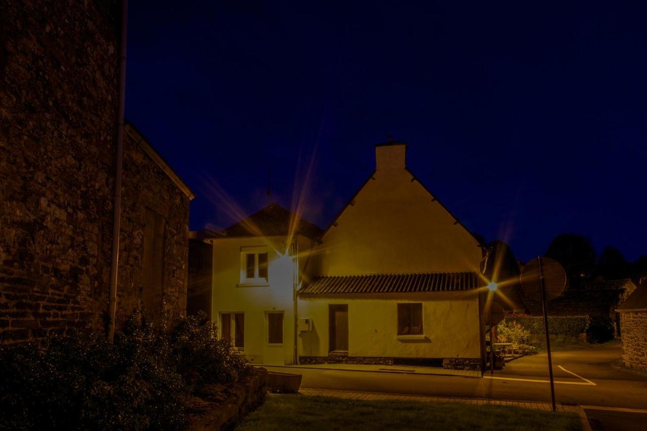 Auberge Le Canard Qui Rit Plélauff Dış mekan fotoğraf